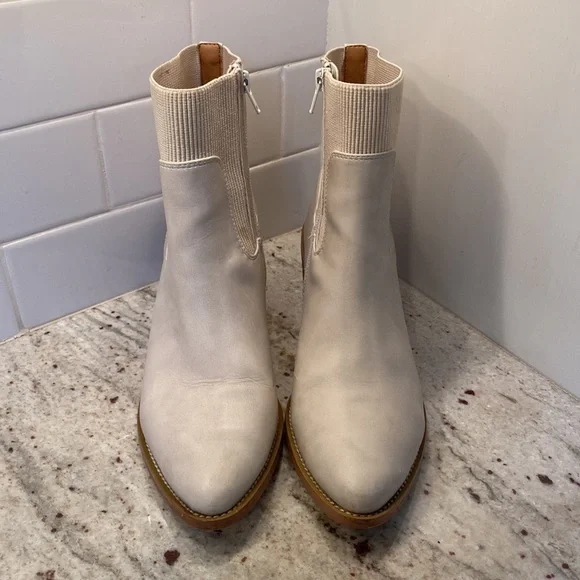 Dolce Vita cream color ankle booties size 7.5 - Picture 2 of 7